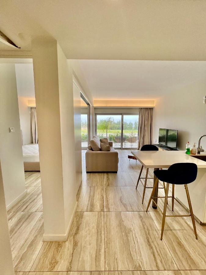 Emerald Suites Protaras Bagian luar foto
