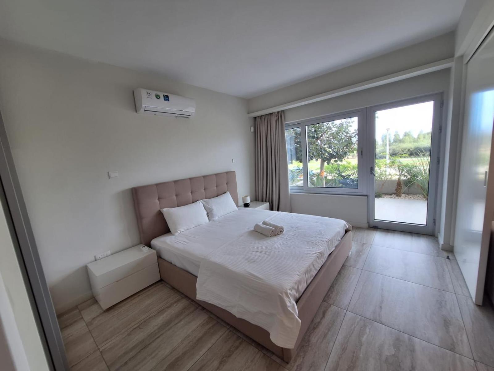 Emerald Suites Protaras Bagian luar foto