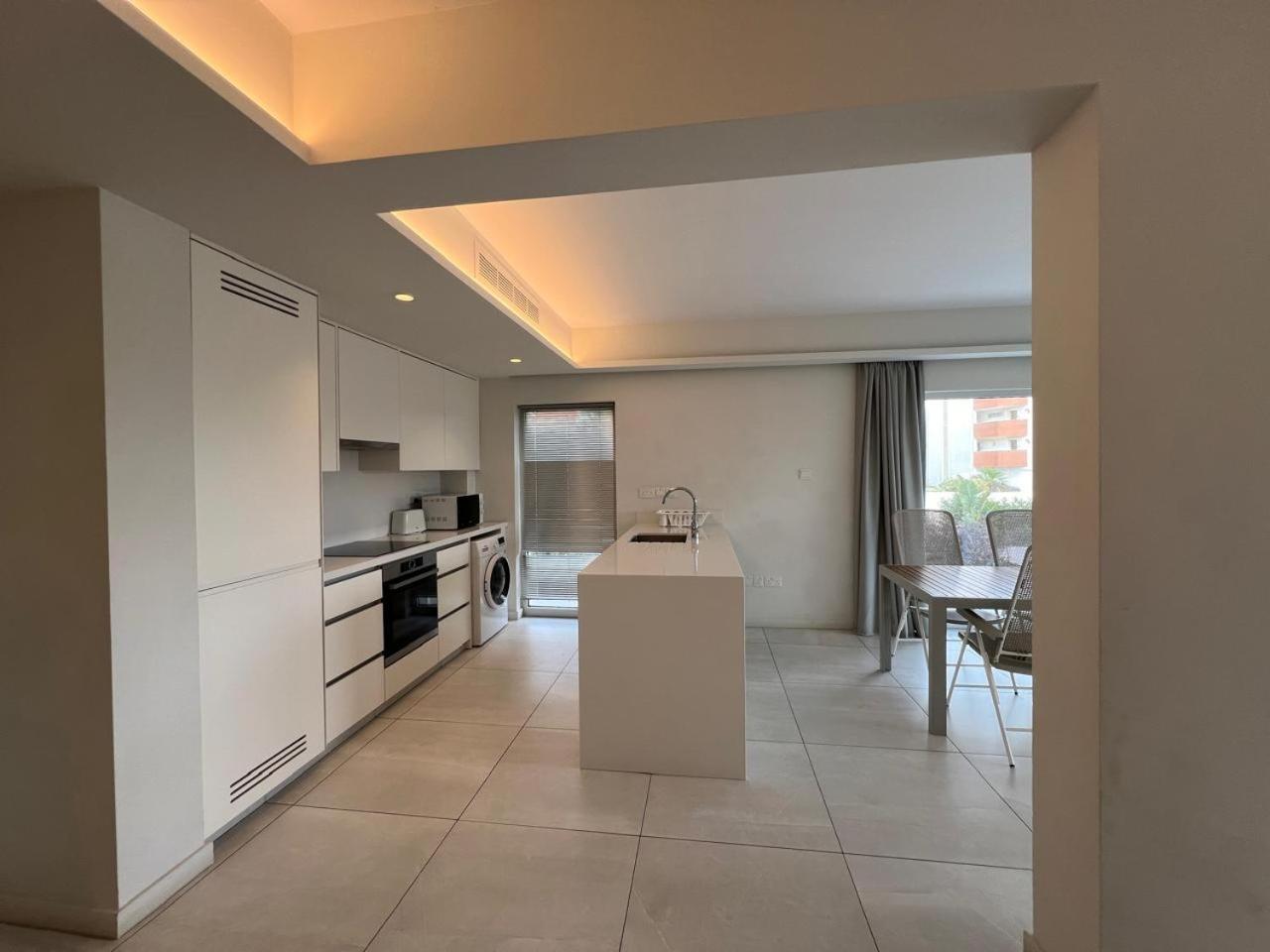 Emerald Suites Protaras Bagian luar foto