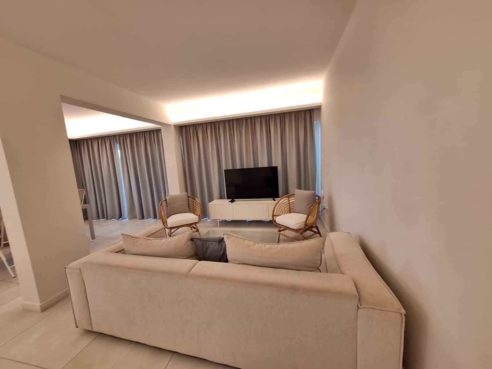 Emerald Suites Protaras Bagian luar foto