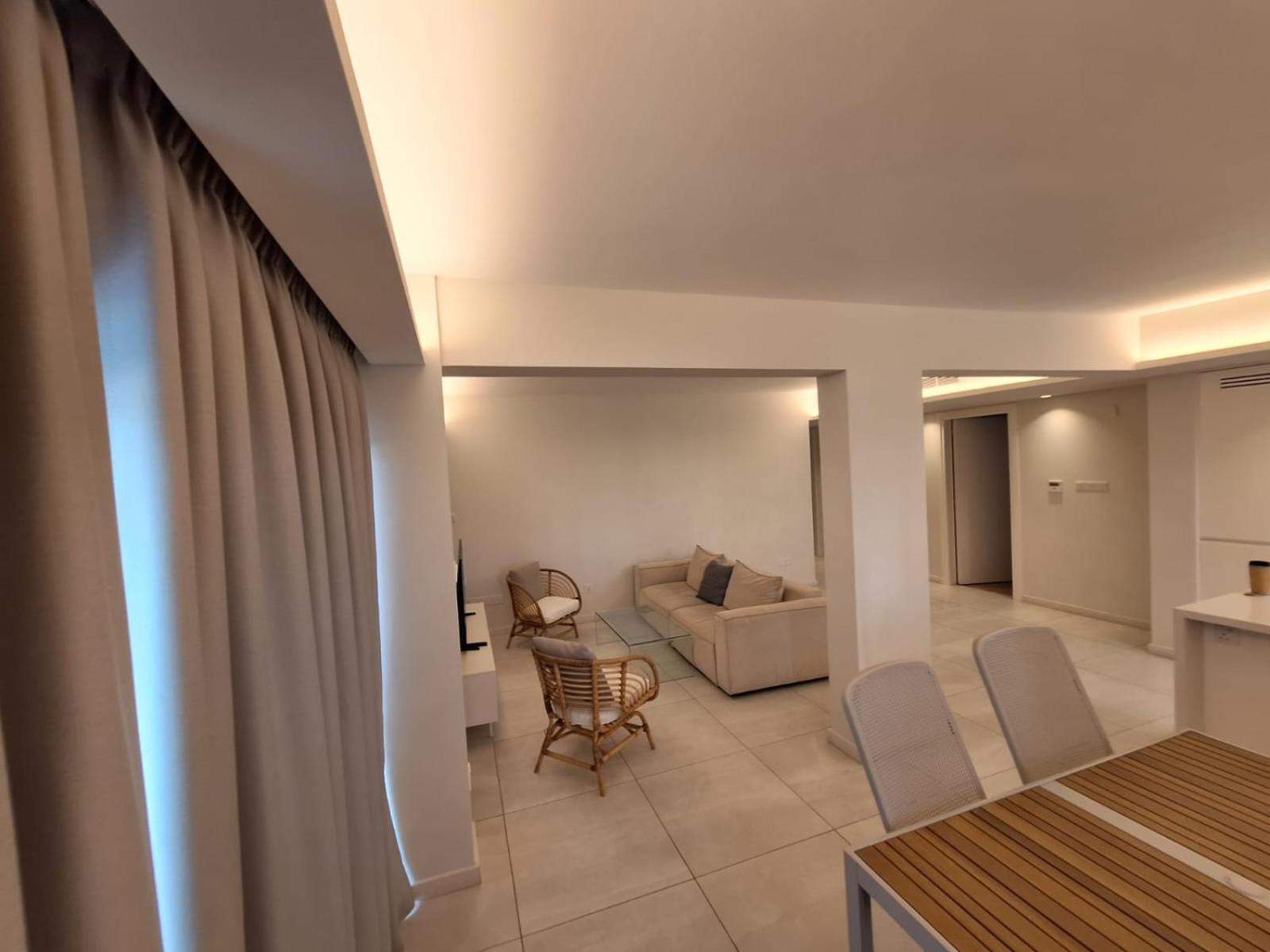 Emerald Suites Protaras Bagian luar foto